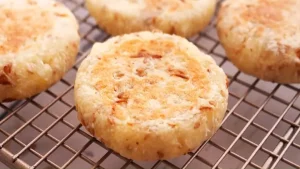 Hướng Dẫn 4 Cách Làm Bánh Khoai Mì Nướng Bằng Chảo Chống Dính