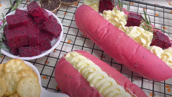 Cách Làm Bánh Mì Thanh Long Ruột Đỏ