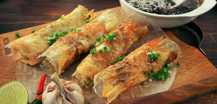 Hướng Dẫn Chi Tiết 2 Cách Làm Bánh Tráng Mắm Ruốc Tại Nhà