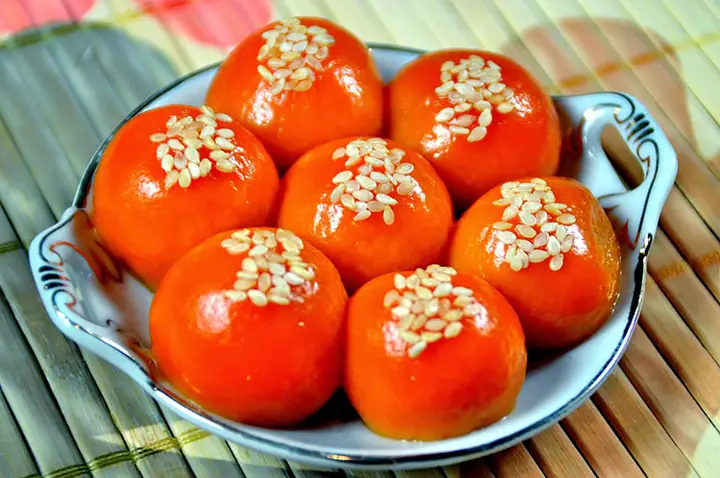 Cách Làm Bánh Trôi Gấc Nhân Đậu Xanh