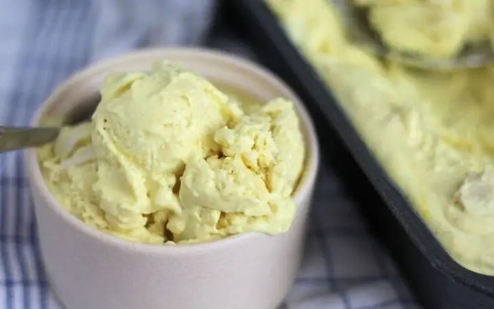 Hướng Dẫn Chi Tiết Cách Làm Kem Sầu Riêng Với Whipping Cream Tại Nhà