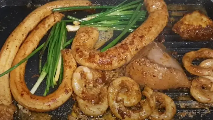 Cách Làm Lòng Bò Nướng Thơm Ngon: 2 Công Thức Hàn Quốc & Sa Tế Cách Làm Lòng Bò Nướng Thơm Ngon: 2 Công Thức Hàn Quốc & Sa Tế