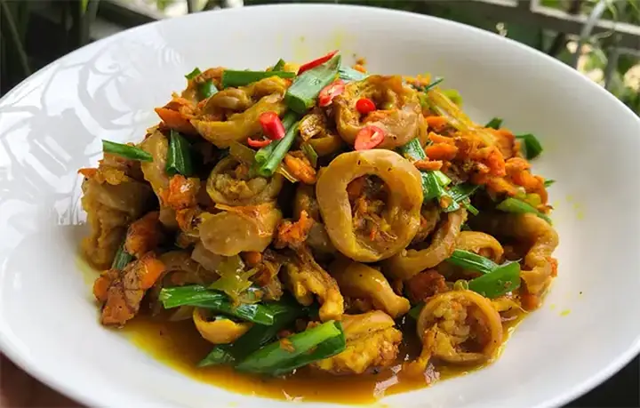 Hướng Dẫn Chi Tiết Cách Làm Lòng Già Xào Nghệ Tươi Thơm Ngon