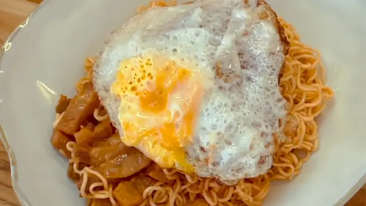 Cách Làm Mì Cay Trộn