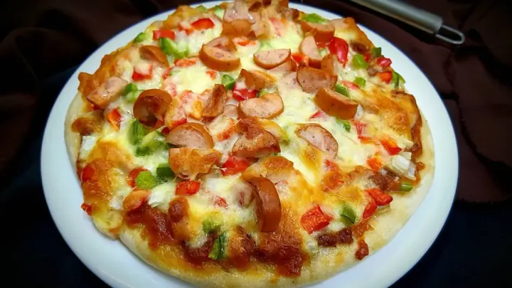 Cách Làm Pizza Xúc Xích Bằng Lò Nướng Tại Nhà Thơm Ngon, Giòn Đế Chuẩn Nhà Hàng
