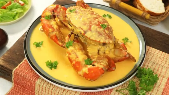 Cách Làm Sốt Trứng Muối Chấm Bánh Mì Với Tôm Và Cua