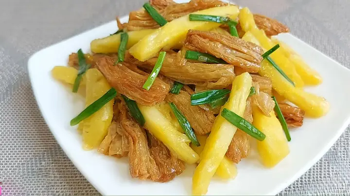 Cách Làm Tàu Hủ Ky Xào Sả Ớt