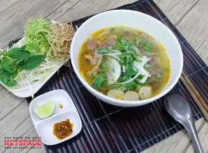 Bí Quyết Cách Nấu Ăn Của Người Huế: Tinh Tế Từng Bước