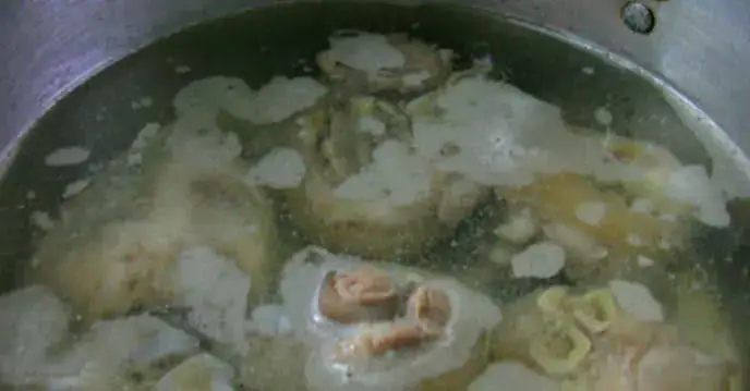 Cách Nấu Bánh Canh Chả Cá Giò Heo Chuẩn Vị Tại Nhà