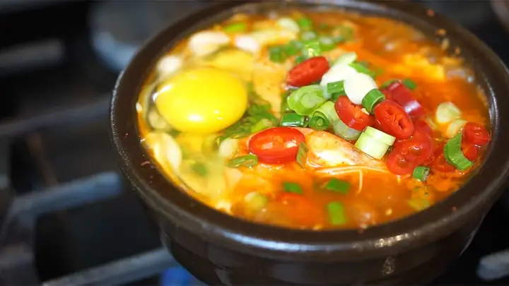 Cách Nấu Canh Kim Chi Hải Sản Cay Nồng, Thơm Ngon Chuẩn Vị