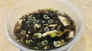 Cách Nấu Canh Rong Biển Gói Chuẩn Vị Hàn Quốc Tại Nhà