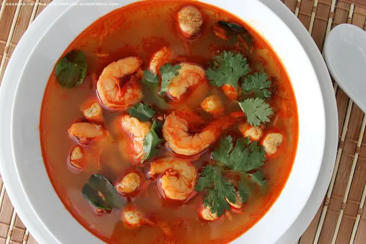 Cách Nấu Canh Tôm Chua Thái Lan Chuẩn Vị