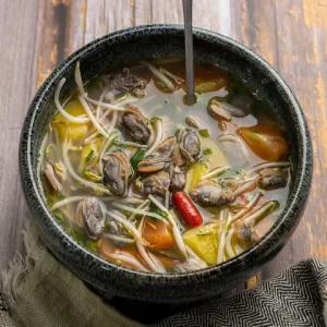 Hướng Dẫn Nấu Canh Trùng Trục Chua Ngọt Chuẩn Vị