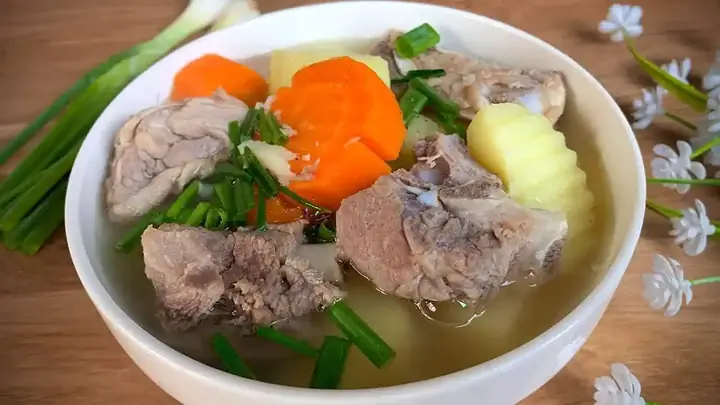 Hướng Dẫn Chi Tiết Cách Nấu Canh Xương Hầm Khoai Tây Cà Rốt