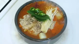 Hướng Dẫn Nấu Canh Xương Hàn Quốc Khoai Tây Đậm Đà