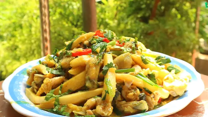Cách Nấu Ếch Xào Măng Chua