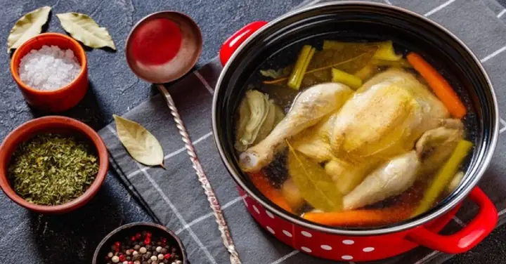 Hướng Dẫn Chi Tiết Cách Nấu Gà Hầm Sâm Lá Ngải Cứu Thơm Ngon, Bổ Dưỡng Tại Nhà