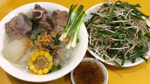 Cách Nấu Hủ Tiếu Xương Heo Ngon Chuẩn Vị: Hướng Dẫn Từ A Đến Z