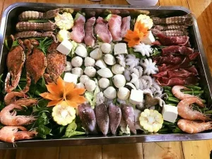 Cách Nấu Lẩu Hải Sản Thập Cẩm Từ A-z: Bí Quyết Nước Dùng Ngọt Thanh & Hải Sản Tươi Ngon