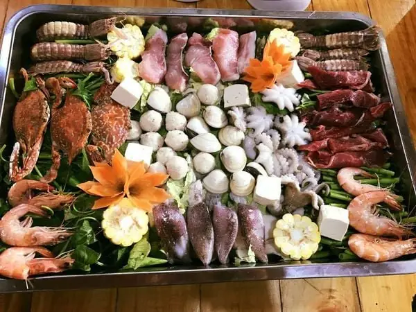 Cách Nấu Lẩu Hải Sản Thập Cẩm Từ A-z: Bí Quyết Nước Dùng Ngọt Thanh & Hải Sản Tươi Ngon