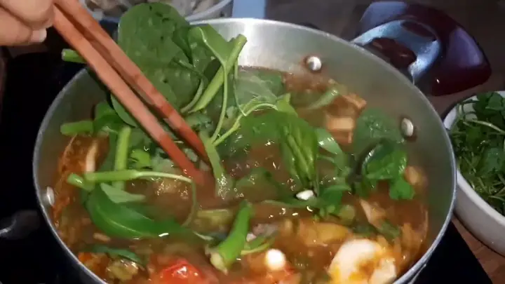 Hướng Dẫn Nấu Lẩu Thái Bằng Gói Gia Vị Chuẩn Vị Tại Nhà
