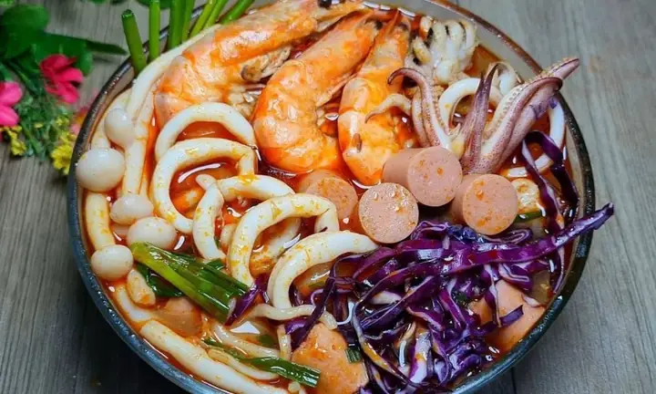 Cách Nấu Mì Hải Sản Hàn Quốc
