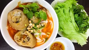 Cách Nấu Mì Quảng Giò Heo Chuẩn Vị: Hướng Dẫn Chi Tiết Từ A Đến Z