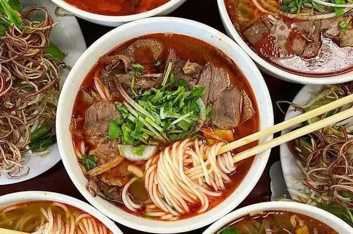 Cách Nấu Nước Lèo Bún Bò Huế Chuẩn Vị Từ A-z