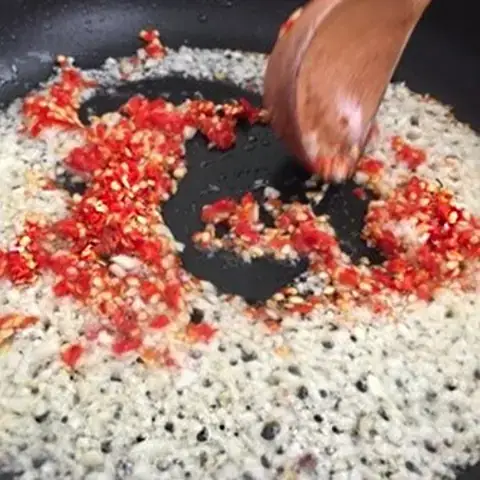 Cách Nấu Ốc Cà Na Xào Bơ Tỏi Chuẩn Vị Tại Nhà