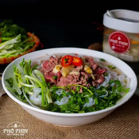 Cách Nấu Phở Thìn Hà Nội Chuẩn Vị: Hướng Dẫn Toàn Tập Từ A Đến Z