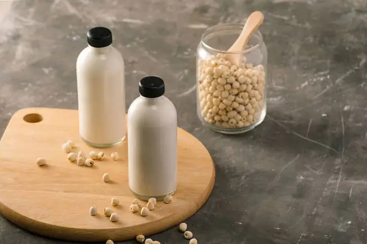 Hướng Dẫn Chi Tiết Cách Nấu Sữa Hạt Sen Khô Mịn, Thơm, Không Tách Nước