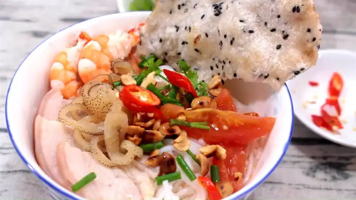 Hướng Dẫn Chi Tiết Cách Nấu Bún Sứa Tươi Nước Lèo Ngon Chuẩn Vị
