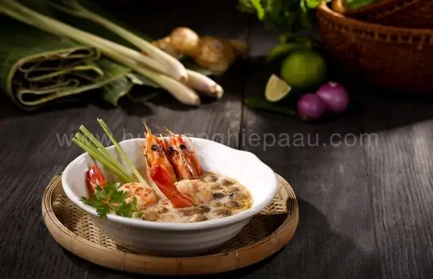 Cách Nấu Súp Tom Yum Thái Lan Chuẩn Vị: Hướng Dẫn Chi Tiết Từ A Đến Z