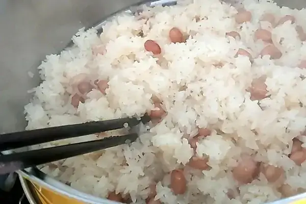 Cách Nấu Xôi Đậu Phộng Bằng Chõ Chuẩn Vị Truyền Thống