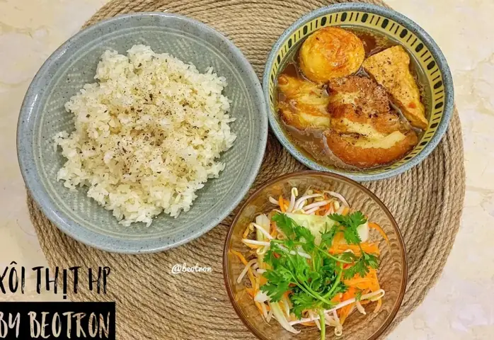 Cách Nấu Xôi Thịt Hải Phòng Chuẩn Vị: Bí Quyết Từ Thịt Mềm Ngọt Đến Xôi Dẻo Thơm