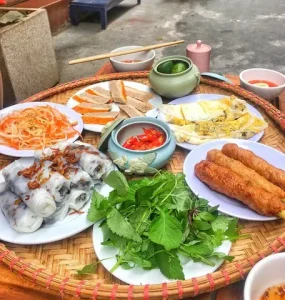 Cách Ngâm Gạo Làm Bánh Cuốn Chuẩn: Từ Lựa Chọn Gạo Đến Thời Gian Ngâm