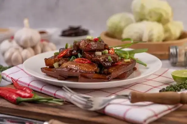 Bí Quyết Thắng Đường Chuẩn Vị Cho Thịt Kho Tàu Không Bị Đắng
