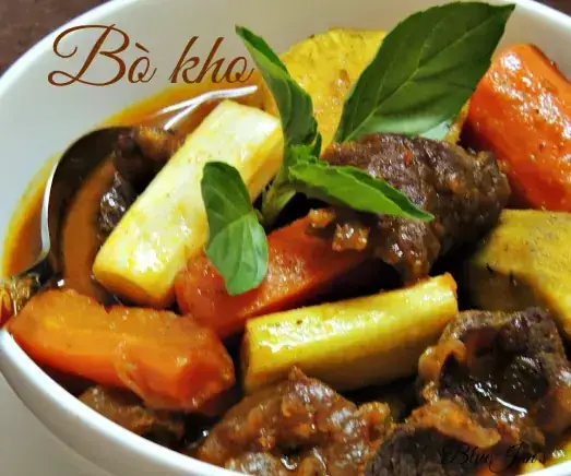Cách Tỉa Cà Rốt Nấu Bò Kho Đúng Chuẩn: Bí Quyết Giòn Ngọt & Thấm Vị