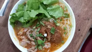Cách Ướp Xương Heo Nấu Bún Ngon Chuẩn Vị