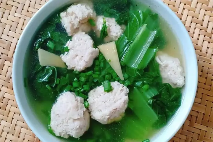 Canh Cá Thác Lác Cải Bẹ Xanh