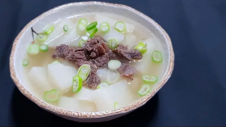 Cách Nấu Canh Thịt Bò Củ Cải Kiểu Hàn Quốc Chuẩn Vị