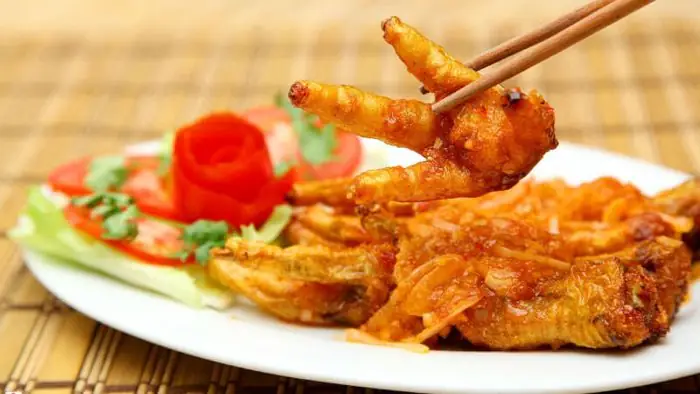 Đánh Giá Chi Tiết Món Chân Gà Chiên Tỏi Ớt: Hương Vị Cay Giòn Đỉnh Cao