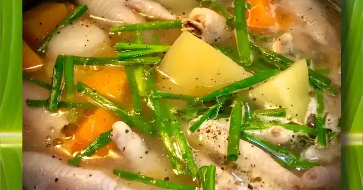 Chân Gà Hầm Rau Củ