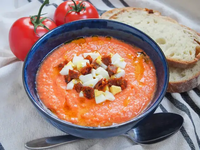 Gazpacho Là Gì? Tên Gọi & Hướng Dẫn Làm Soup Cà Chua Lạnh Chuẩn Vị Tây Ban Nha