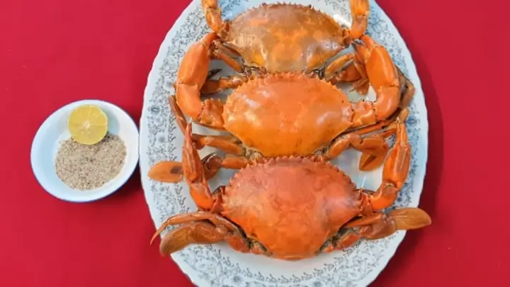 Cua Biển Hấp Nước Dừa