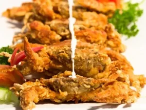 Cua Lột Tẩm Bột Chiên Giòn: Bí Quyết Giòn Rụm, Vàng Ươm Từ A-z