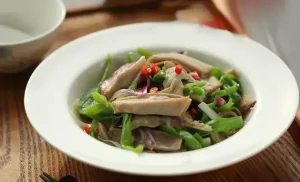Dạ Dày Lợn Xào Rau Răm
