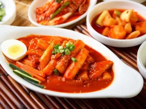 Đồ Ăn Cay Hàn Quốc Ngon Nhất: Top 9 Món Nên Thử