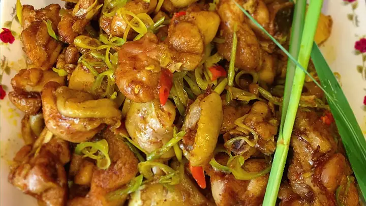 Gà Xào Sả Ớt Miền Tây
