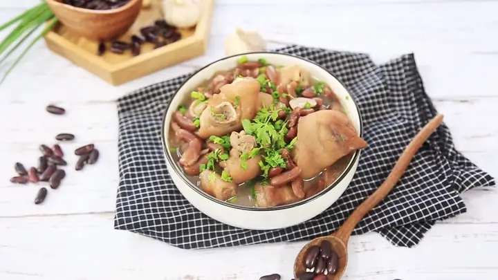 Giò Heo Hầm Đậu Đỏ